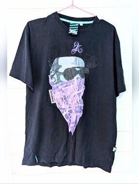 Vintage Two Angle Graphic Tee with Purple Bling Bandana Design 😮 Size Medium